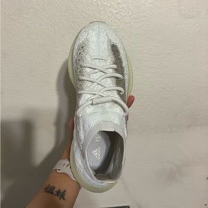 Yeezy adidas boost Calcite Glow